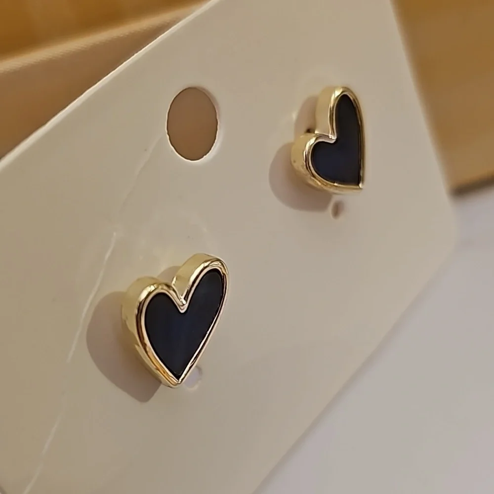 Dainty Blue Heart Earrings NWOT - Picture 3 of 3